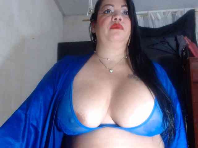 CameliaLong webcam