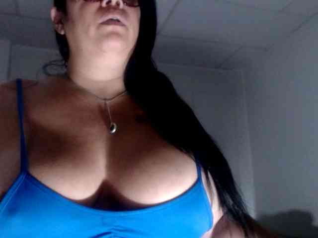 CameliaLong webcam