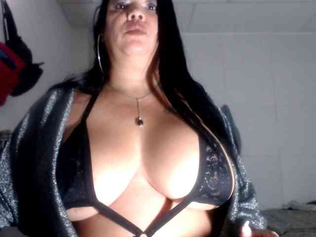 CameliaLong webcam