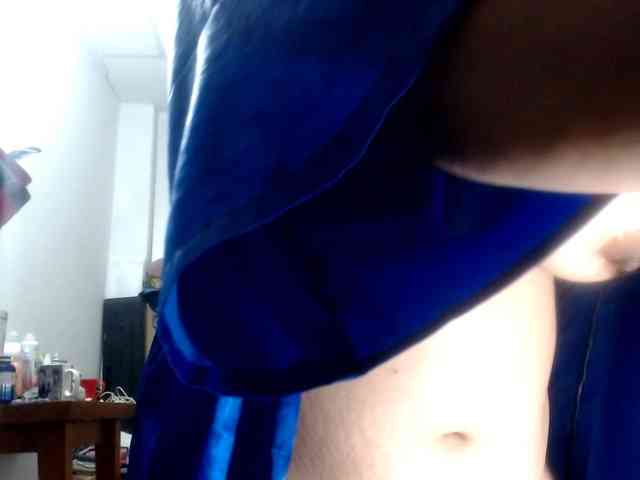 CameliaLong webcam