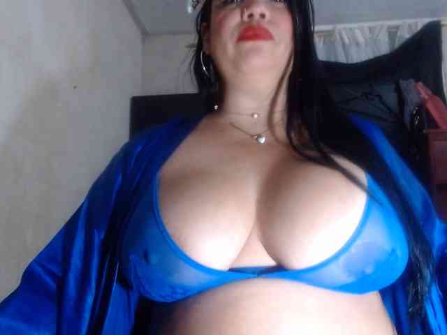 CameliaLong webcam