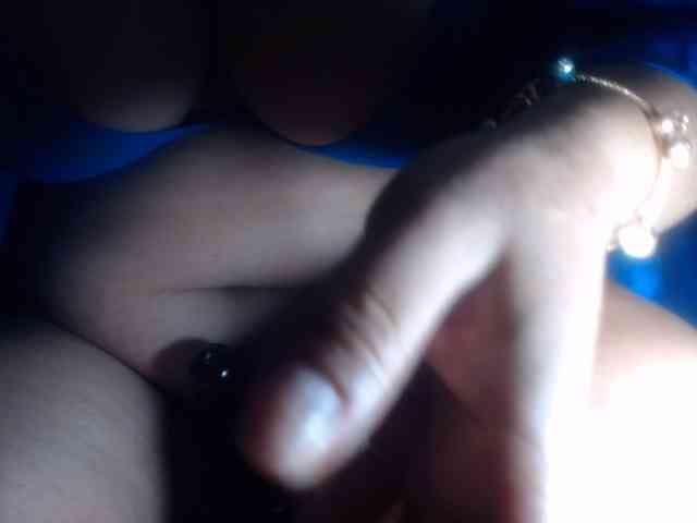CameliaLong webcam