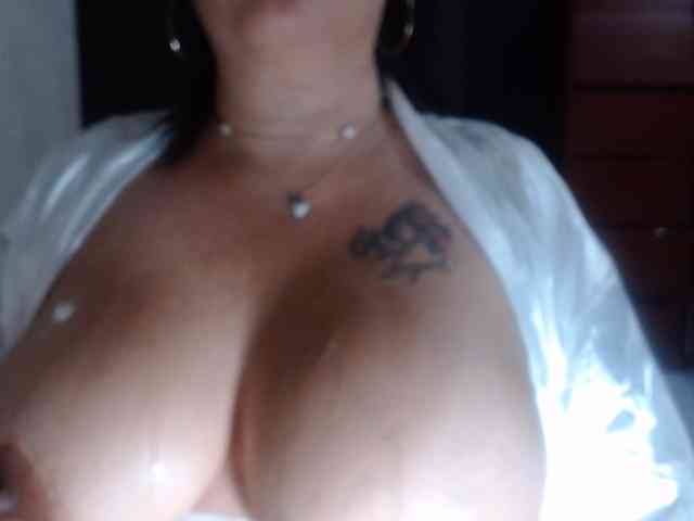 CameliaLong webcam
