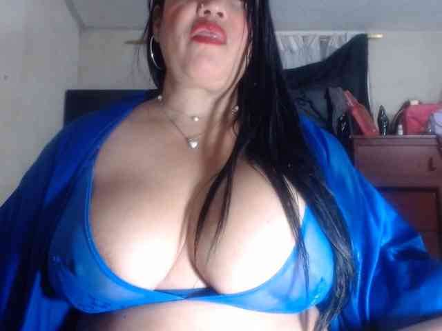 CameliaLong webcam