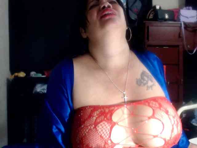 CameliaLong webcam