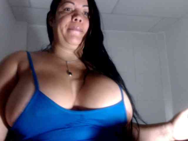 CameliaLong webcam