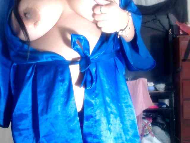 CameliaLong webcam