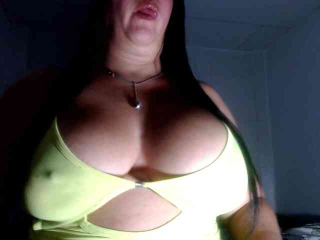 CameliaLong webcam