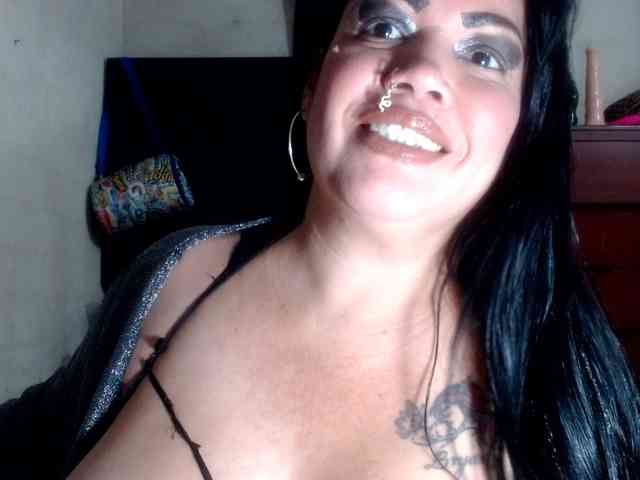 CameliaLong webcam