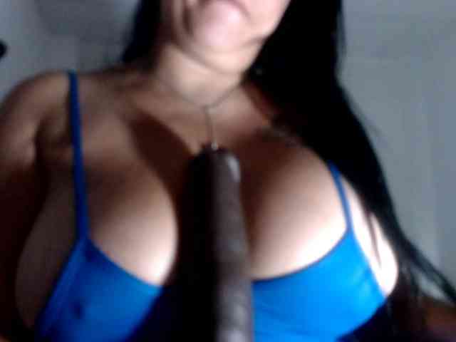 CameliaLong webcam