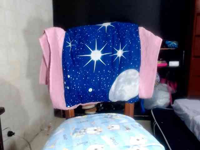 CameliaLong webcam