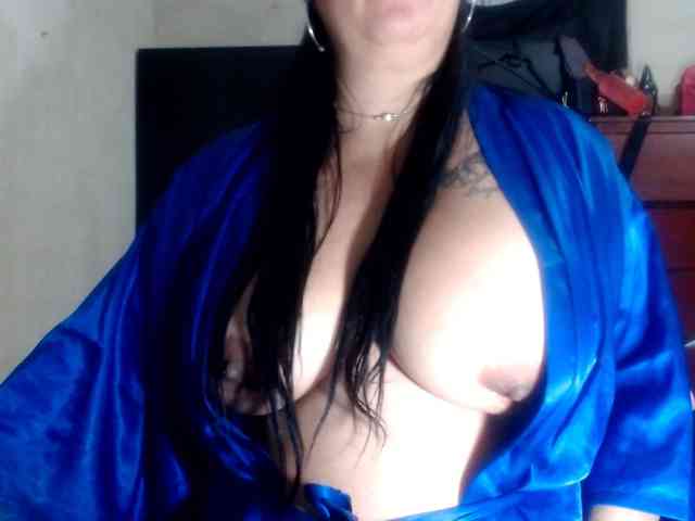 CameliaLong webcam
