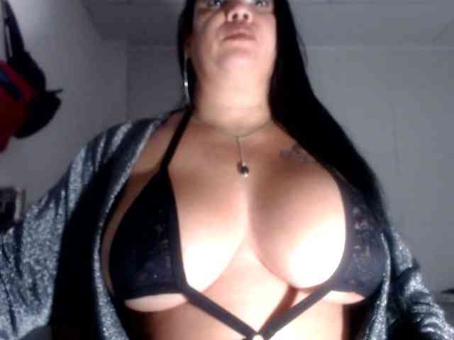 CameliaLong webcam