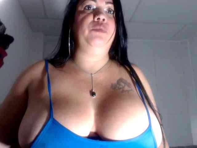 CameliaLong webcam