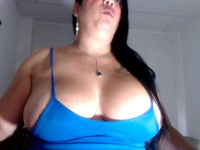 CameliaLong webcam