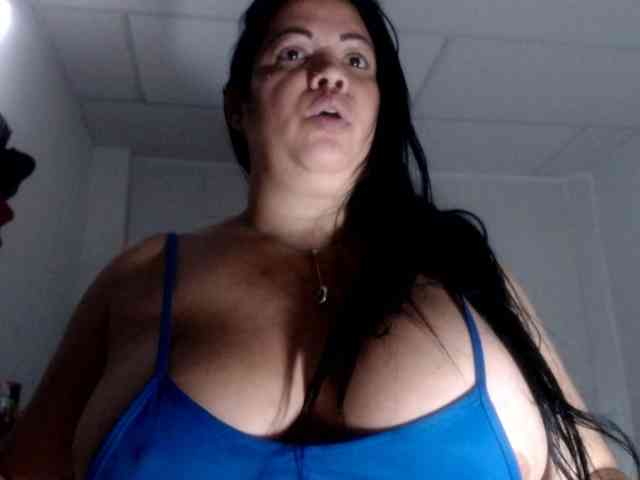 CameliaLong webcam