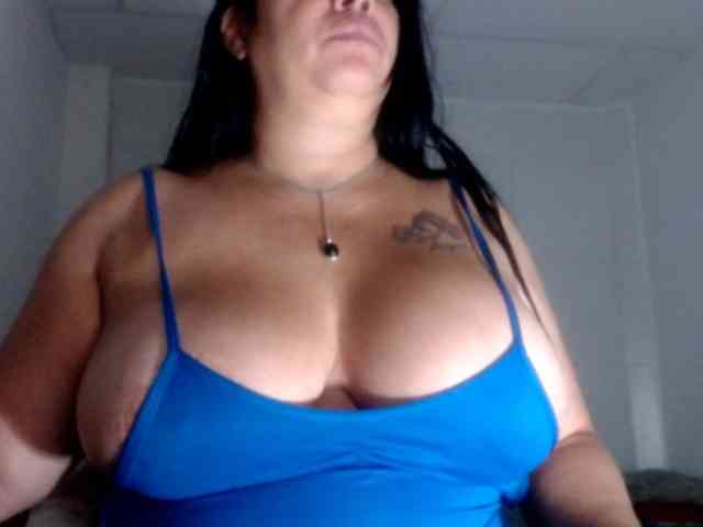 CameliaLong webcam
