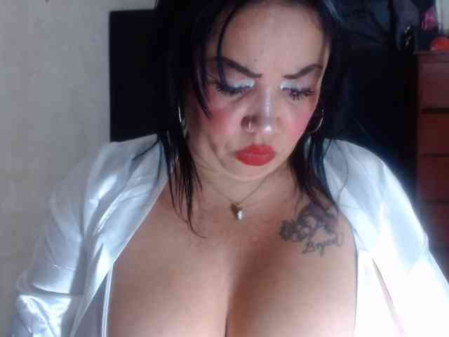 CameliaLong webcam