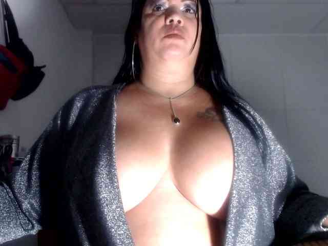 CameliaLong webcam