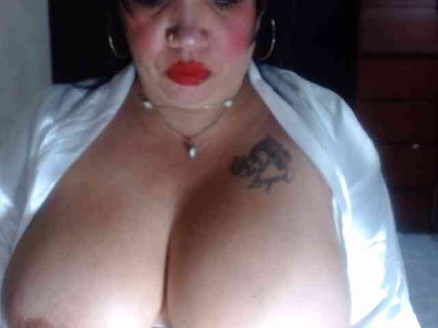 CameliaLong webcam