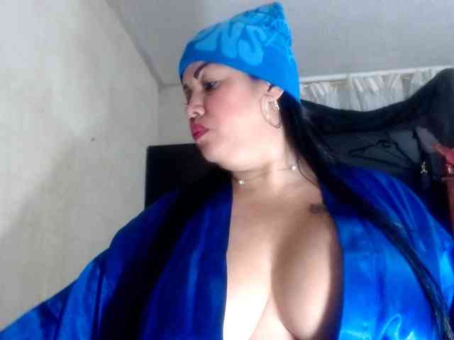 CameliaLong webcam