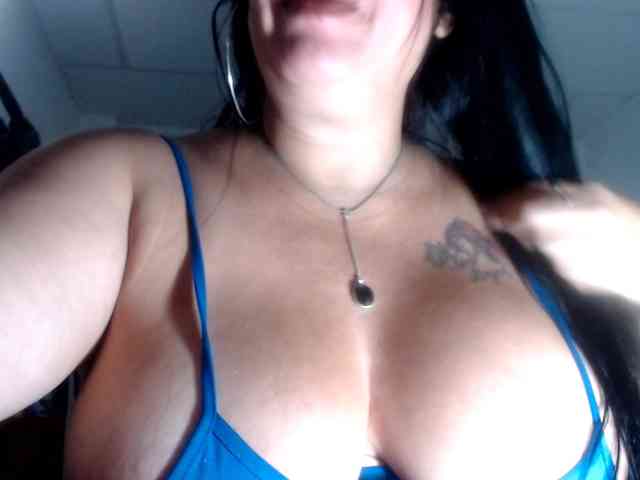 CameliaLong webcam