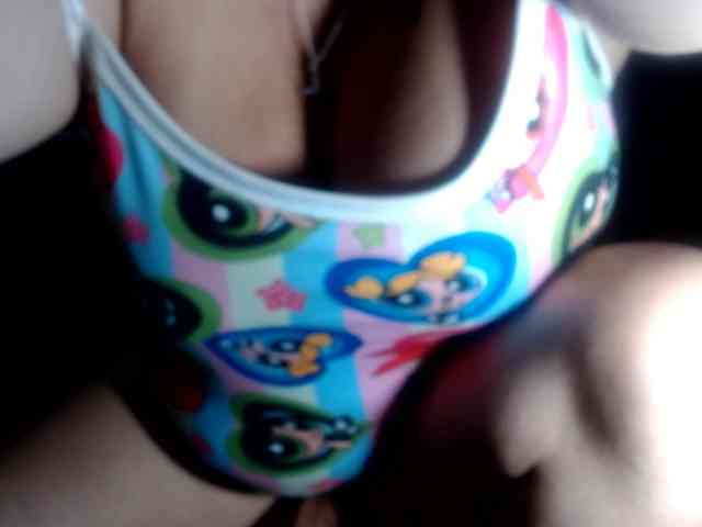 CameliaLong webcam