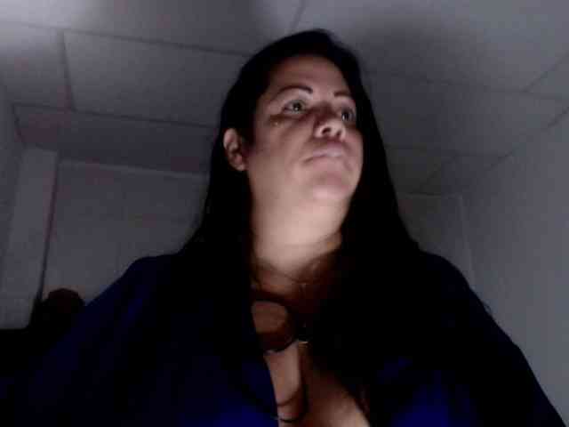 CameliaLong webcam