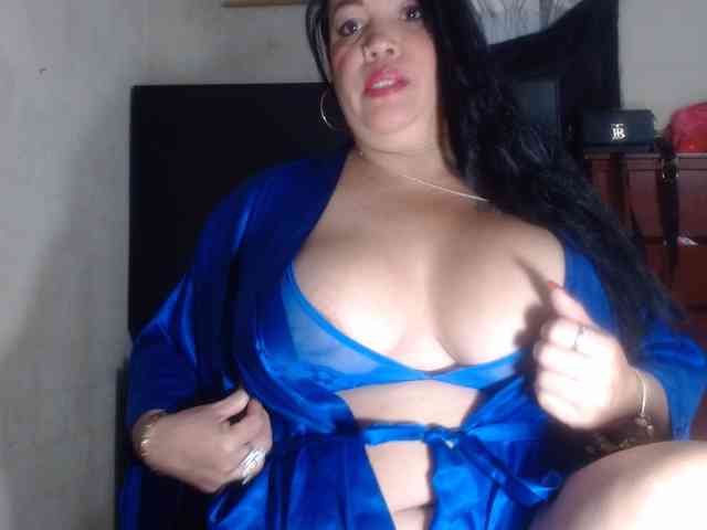 CameliaLong webcam