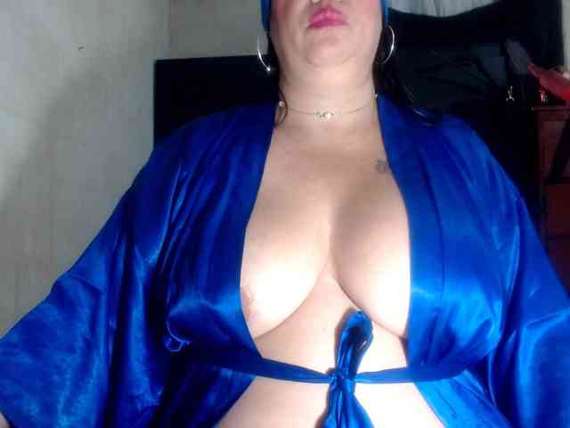 CameliaLong webcam