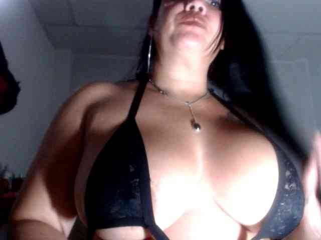 CameliaLong webcam