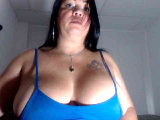 CameliaLong webcam