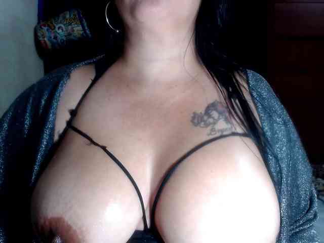 CameliaLong webcam
