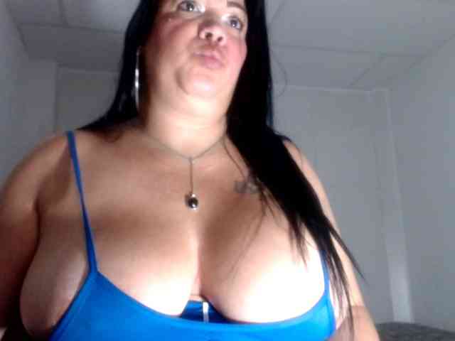 CameliaLong webcam