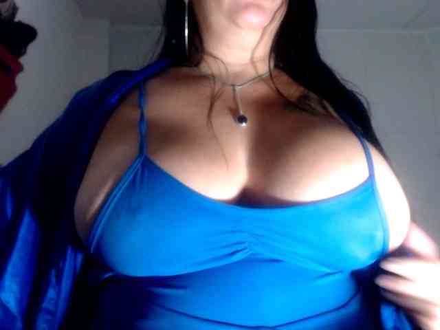CameliaLong webcam