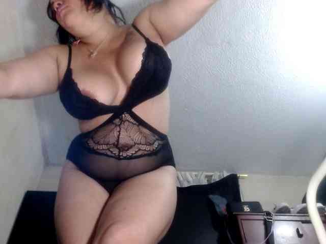 CameliaLong webcam
