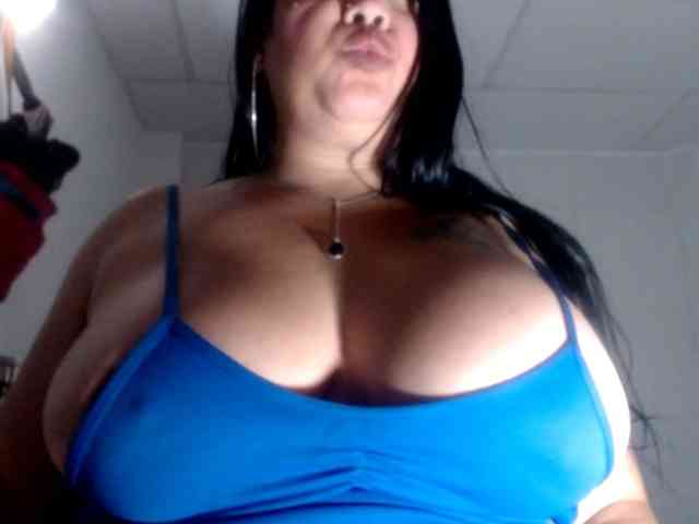 CameliaLong webcam