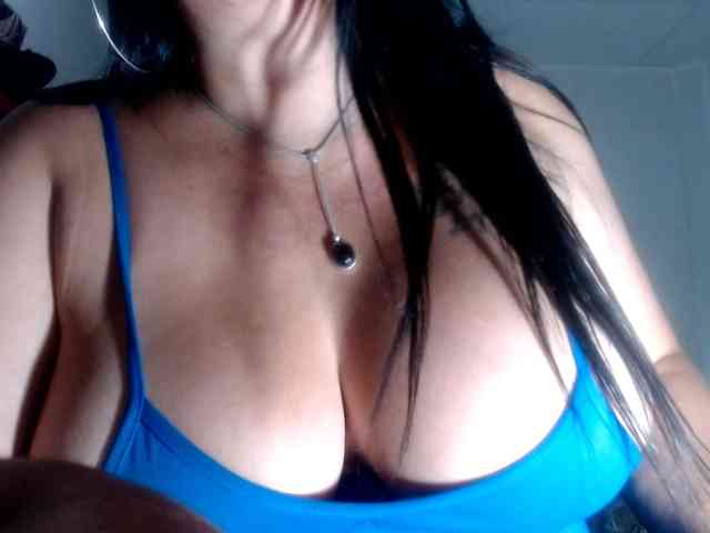 CameliaLong webcam