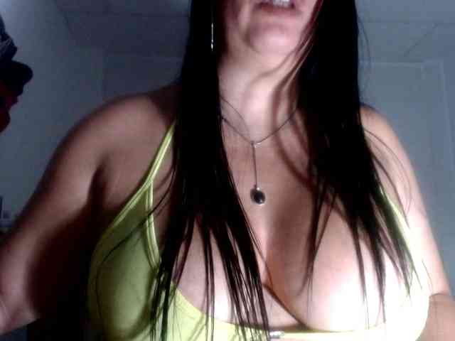 CameliaLong webcam