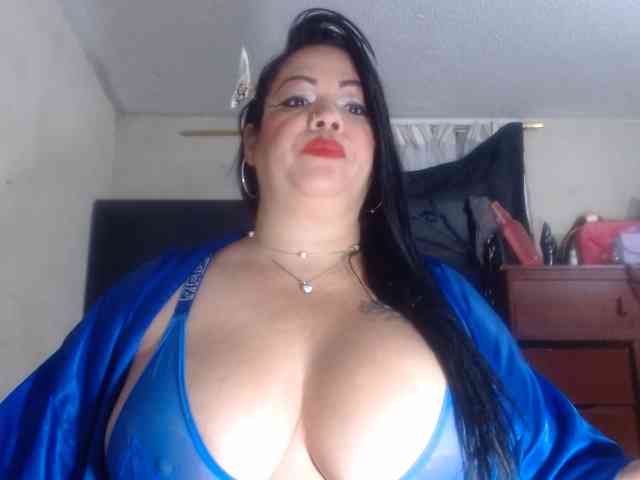 CameliaLong webcam