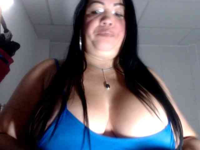 CameliaLong webcam