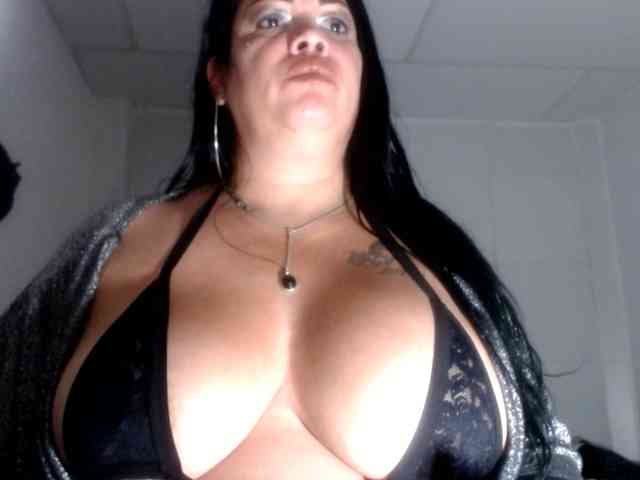 CameliaLong webcam