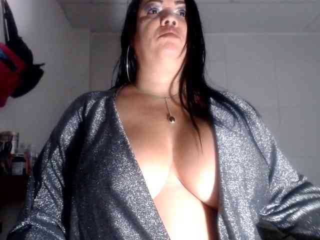 CameliaLong webcam