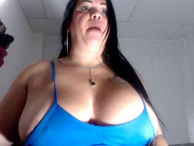 CameliaLong webcam