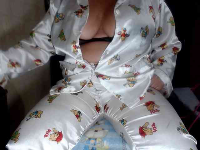 CameliaLong webcam