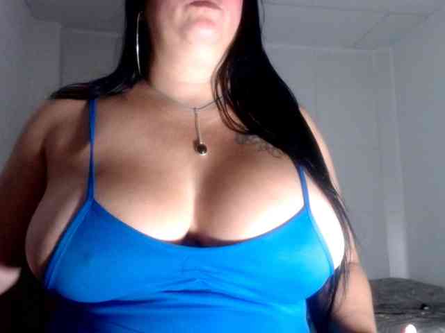 CameliaLong webcam