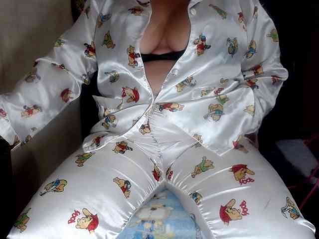 CameliaLong webcam