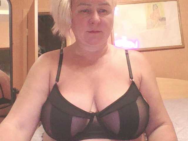 miranda-robinson live cam on BongaCams