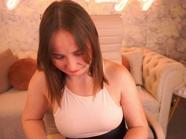 SofieBloom live cam on BongaCams