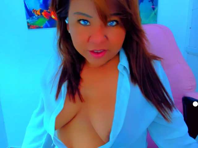 VictoriaLove live cam preview